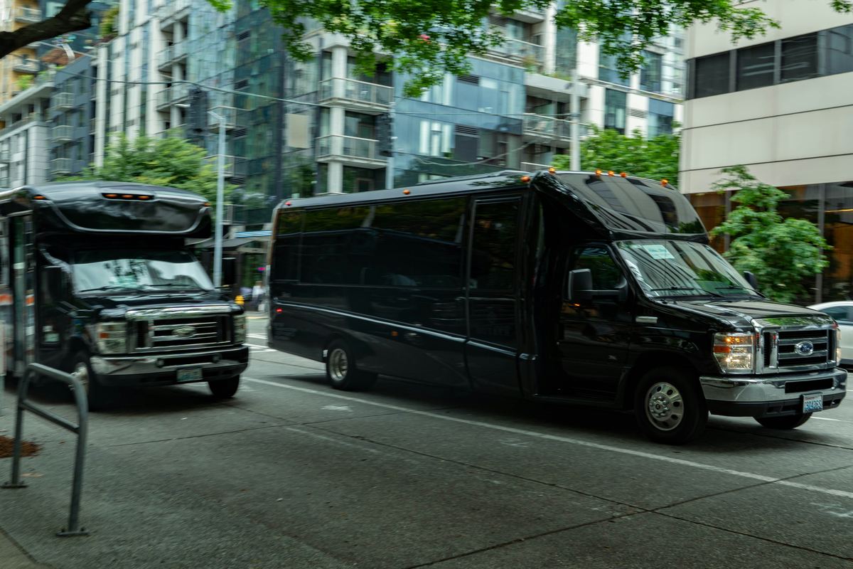 24-passenger luxury shuttle bus for airport transfers and employee commuter routes